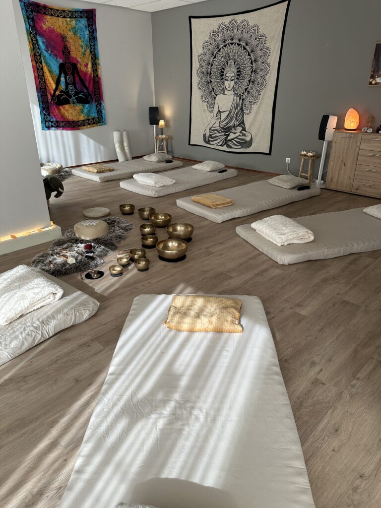 kundalini activatie, kundalini, facilitator, cacao ceremonie, meditatie, klankschalen, retraite, retreat, Limburg, Roermond, Herkenbosch, klankschalen massage, klankschalen meditatie, KAP,