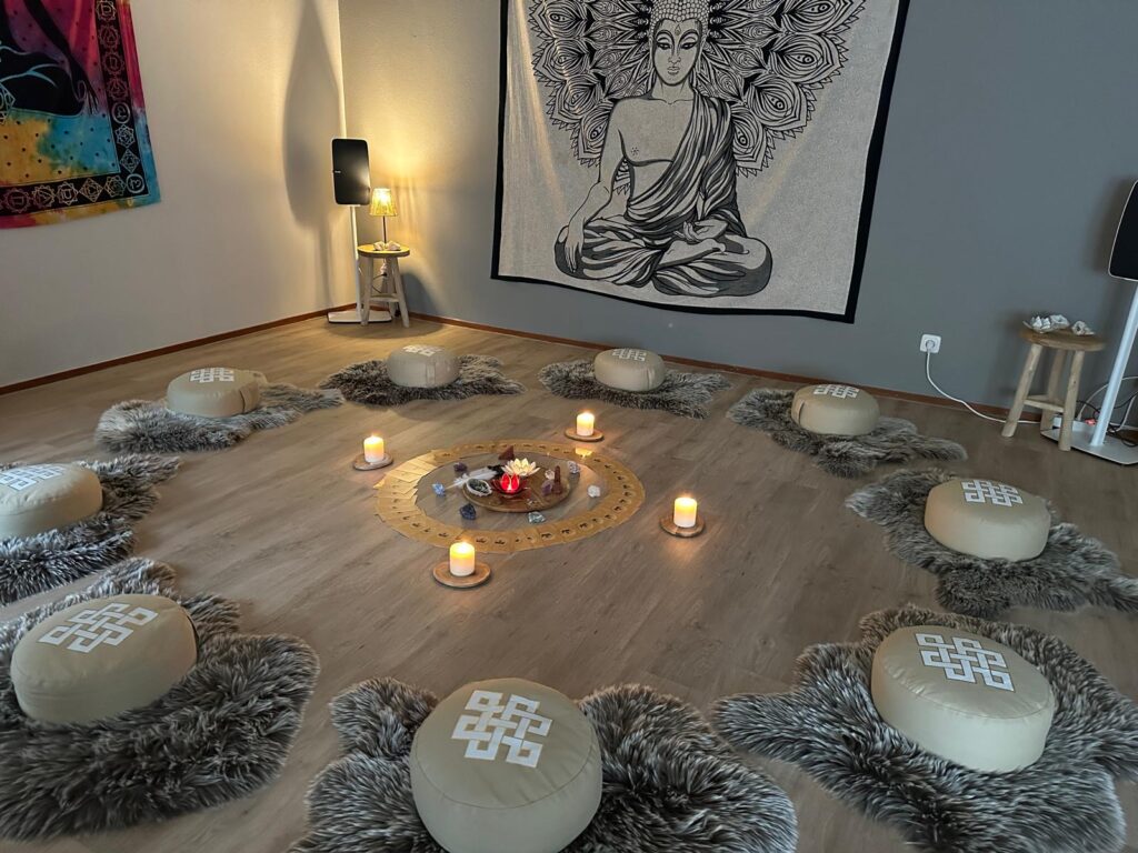 vrouwencirkel, Herkebosch, Limburg Roermond, vrouwenceremonie, cacao ceremonie