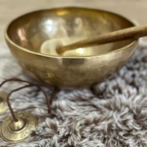 klankschalen, massage, klankschaalmassage, klankschalenmeditatie, klankschaalmeditatie, klankschaal meditatie, klankschalen meditatie, klankschaal, Roermond, Limburg, Herkenbosch, Roerdalen, klank sessie, klankschalen beleving