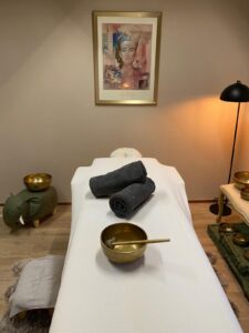 vrouwen retraite prive 1 op 1, wellness, massage, klankschalen, chakra heling, Roermond, Limburg, Herkenbosch